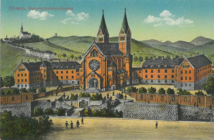 Redemptoristenkirche Maria Hilf und im Hintergrund der Kalvarienberg