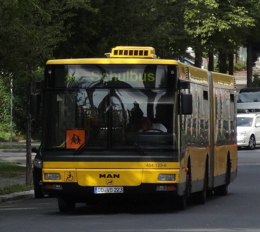 Schulbus
