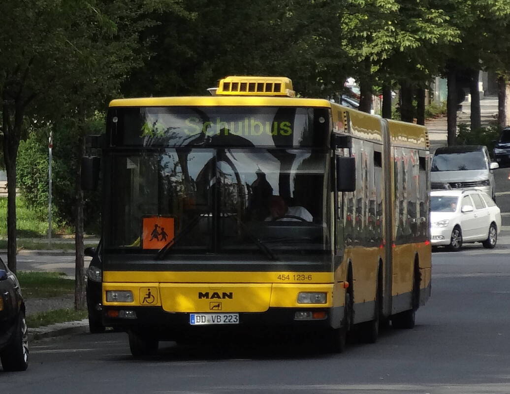 Schulbus