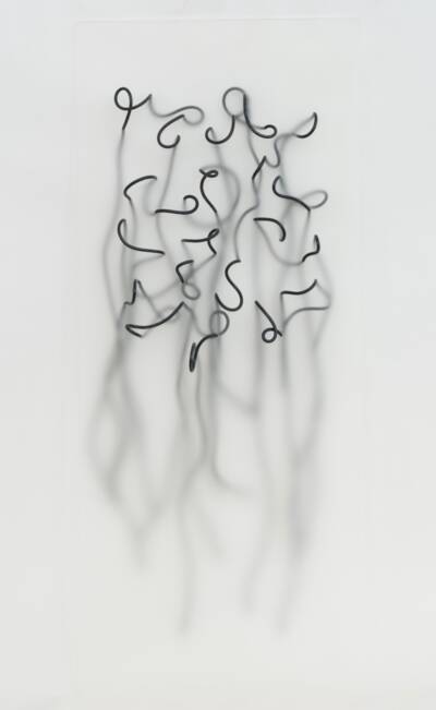 Günter Nosch, Verabredete Zeichen 5, 2020, Kabel, Acrylglas, Papierbahn, 162 x 68 x 20cm